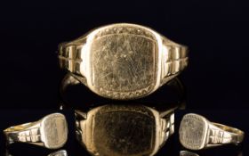 Gents 9ct Gold Dress Ring / Signet with Stepped Shoulders, Vacant Cartouche. Good Condition.