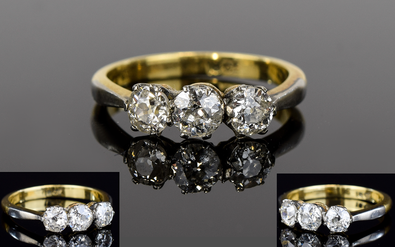 Ladies - Antique 18ct Yellow Gold Set 3 Stone Diamond Ring.