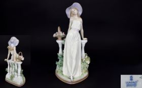 Lladro - Fine Quality Porcelain Figurine ' Time for Reflection ' Elegant Woman. Model Num 5378.