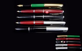 Excellent Collection of Vintage Parker Fountain Pens ( 5 ) Five In Total.