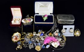 A Mixed Collection Of Costume Jewellery And Vintage Pillboxes Over twenty items to include crystal