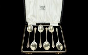 Art Deco Style Set of Six Silver Teaspoons. Boxed, Hallmark Sheffield 1940. Excellent Condition.