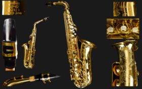 Yamaha Pro - Gold Lacquer YAS 62 Alto Saxophone. No 084915.