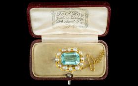 Victorian Period - Nice Quality 15ct Gold Brooch Set With Central Large Faceted Aquamarine ( Good