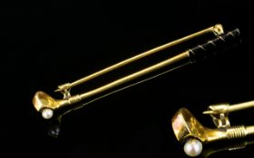 Gentleman's 14ct Gold Brooch In The Form of A Golf Club and Ball. Marked 14ct.