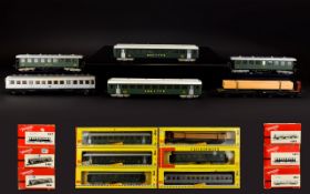 Fleischmann - Good Collection of HO Gauge Coaches / Goods Trailers ( 6 ) Six In Total.