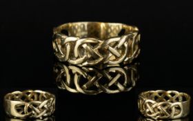 Celtic Knot - Design 9ct Gold Ring. c1960's.