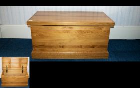 Pine Bedding Box Hinged top in good clean condition.