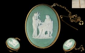 Ladies 9ct Gold Mounted Wedgewood Cameo with Safety Chain. Marked 9ct Gold. Excellent Condition, 1.