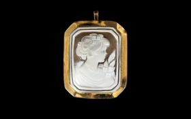 1950's 9ct Yellow Gold Mounted Attractive Shell Cameo Pendant / Brooch of Good Quality.