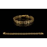 Retro Style Design 9ct Gold Link Bracelet with solid clasp. Fully Hallmarked 375- 9ct. 17.1 grams 7.
