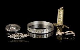 Small Collection Of Vintage Silver Jewellery Items Five pieces in total, comprising,