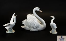 Lladro - Large Porcelain Swan Figurine '