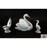 Lladro - Large Porcelain Swan Figurine '