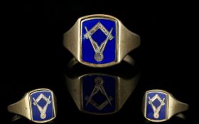 Masonic 9ct Gold and Enamel Set Two Sided Swivel Topped Ring. Fully Hallmarked for 9ct.