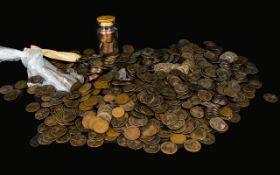 Box Containing a large quantity (hundreds) of mainly Victoria Copper / Bronze Pennies.