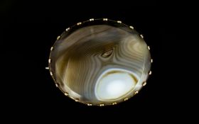 Antique 9ct Gold Mounted Oval Shaped Agate Set Small Brooch. Not Marked but Tests Gold. 1.