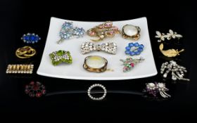 A Large Collection Of Vintage Paste Set Statement Brooches 17 items in total to include three