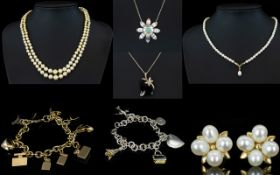 Good Collection of Mixed Jewellery.