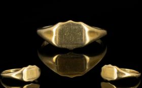 Gents 9ct Gold Signet Ring. Fully Hallmarked for 9.375 Gold. Ring Size P - Q. Weight 3 grams.