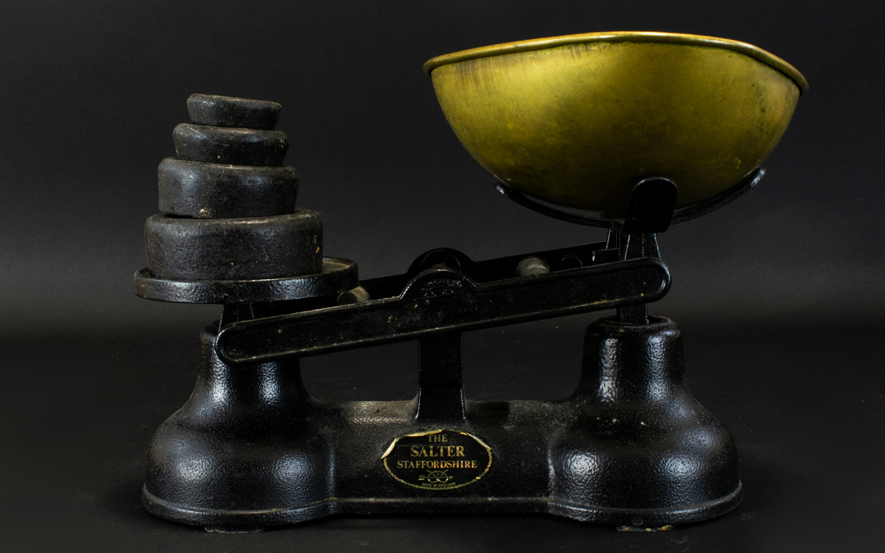 Traditional Brass Kitchen Scales Compris