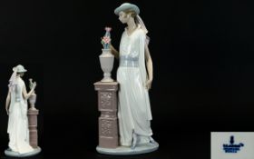 Lladro - Excellent Quality and Tall Porcelain Figure ' Elegant Ladies ' - Flapper. Model No 5175.