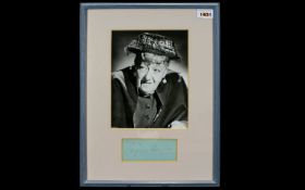 Autograph Interest. Dame Margaret Rutherford Black and White Photo - 9 x 7 Inches.