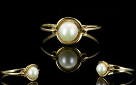 Ladies - Contemporary 18ct Gold Single Pearl Set Dress Ring. Fully Hallmarked - Please See Photo.