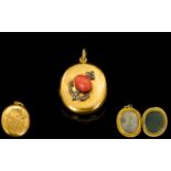 Victorian Period Superb Quality - Oval Shaped 15ct Gold Hinged Locket / Pendant.