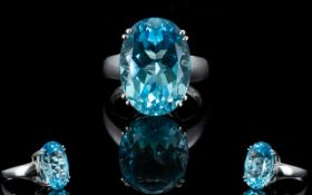 Ladies - 9ct White Gold Single Stone Blue Topaz Set Dress Ring,