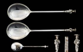 Edwardian Pair of Very Fine Silver Apostle Spoons of Excellent Form.