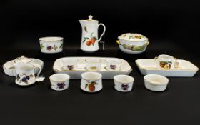 Royal Worchester Evesham/Wild Harvest Tableware Collection.