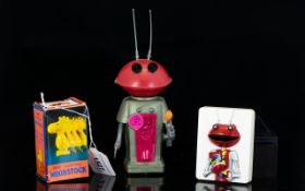 Marx Toys Mr Smash Robot Original 1970's Clockwork Martian Plastic wind-up, wheeled toy with 'For