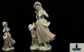 Lladro Handmade Porcelain Figure ' Girl with Pigeons ' Model No 4915. Issued 1974 - 1990.