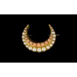 Victorian Period - Nice Quality 15ct Gold Crescent Moon Shaped Brooch.