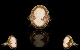 A Contemporary 9ct Gold Cameo Ring Oval cameo of good form, fully hallmarked to shank 375 for 9ct