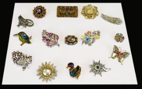 A Collection of Vintage Stone Set Brooches - Some Early 20th Century ( 15 ) Brooches In Total.