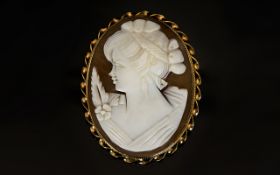 Ladies 9ct Gold Mounted Oval Shaped Shell Cameo / Brooch / Pendant of Fine Form.