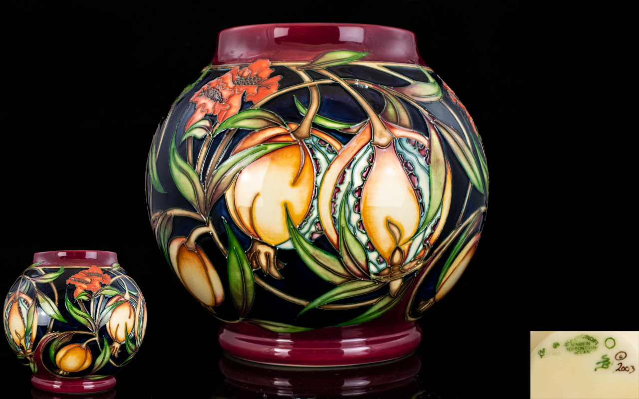 Moorcroft Tube lined Modern Bulbous / Globe Shaped Vase ' Plevriana ' Pattern.