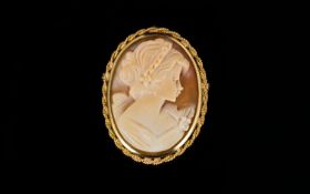 Vintage 9ct Gold Mounted Shell Cameo Brooch / Pendant of Oval Shape. Full Hallmark for 9.375 Gold.