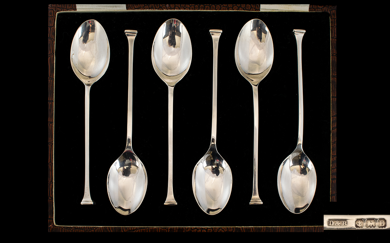 Art Deco Period Set of Six SIlver Coffee Spoons, With Original Box.