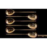 Russian Fine Quality Set of Six Silver and Gilt Barley Twist Stemmed Teaspoons with diamond cut