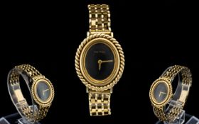 Roy King Attractive 1980's Mechanical Wind 9ct Gold Bracelet Watch with oval shaped black dial,