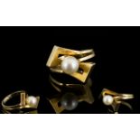 18 ct Gold Single Pearl Set Dress Ring of contemporary design gold mark for 18ct Russian 5.