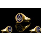 Masonic 9ct Gold and Enamel Set Ring, Fully Hallmarked for 9.375. Excellent Condition. 6.3 grams.