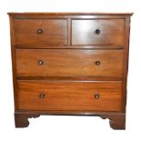 Walnut chest of drawers, 20th Century, Georgian style,