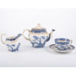 Worcester blue and white cups and saucers; Old Willow pattern part teaset;