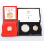 Two-coin comemmorative set 1981 proof gold soverign, with a half soverign in case, (2).