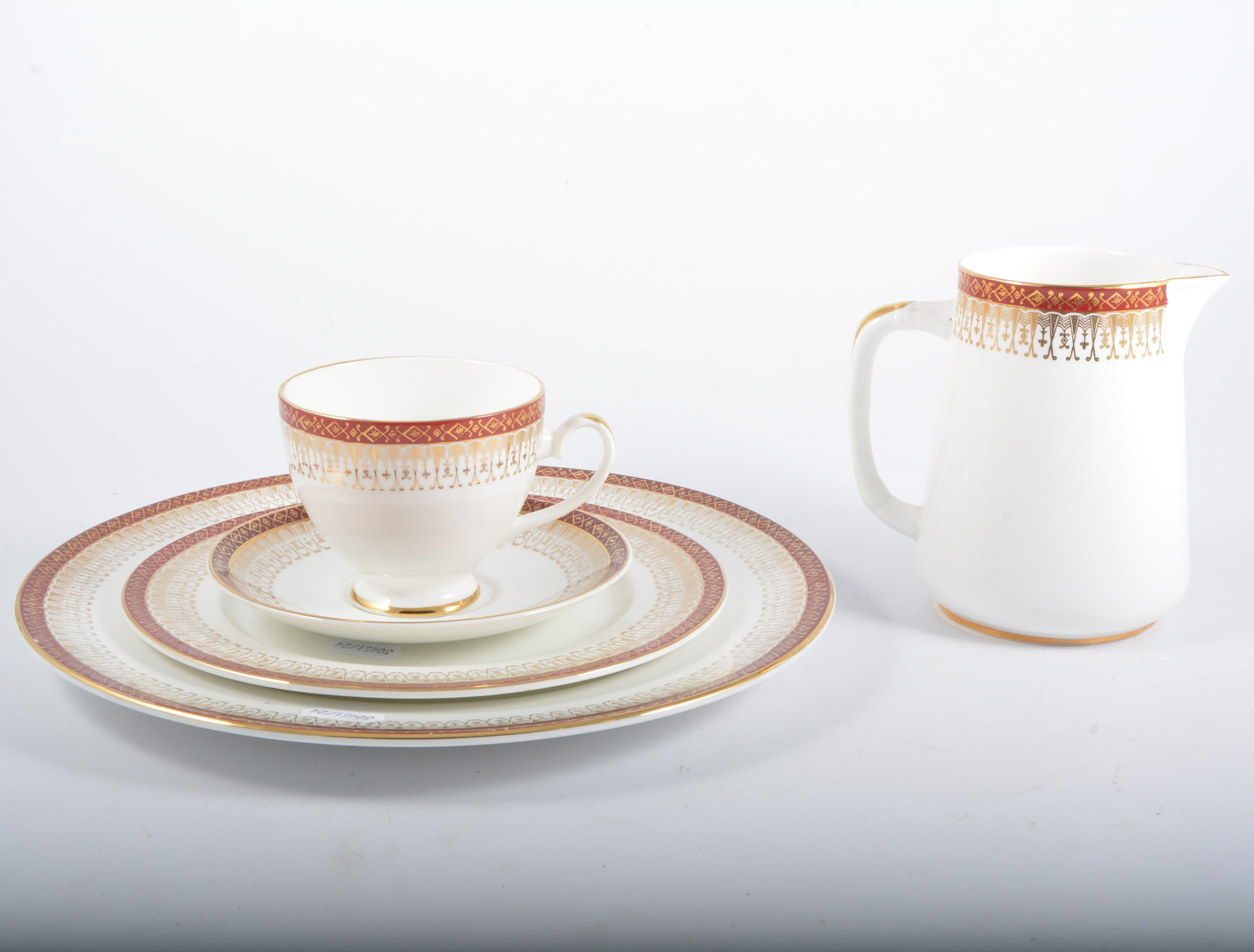 Royal Grafton dinner and tea service "Majestic" pattern. - Image 2 of 2