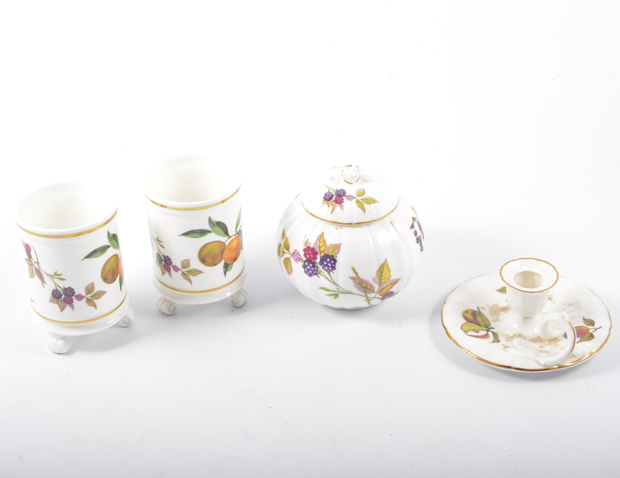 Small quantity of Royal Worcester 'Arden' pattern tea ware, dressing table and trinket dishes.